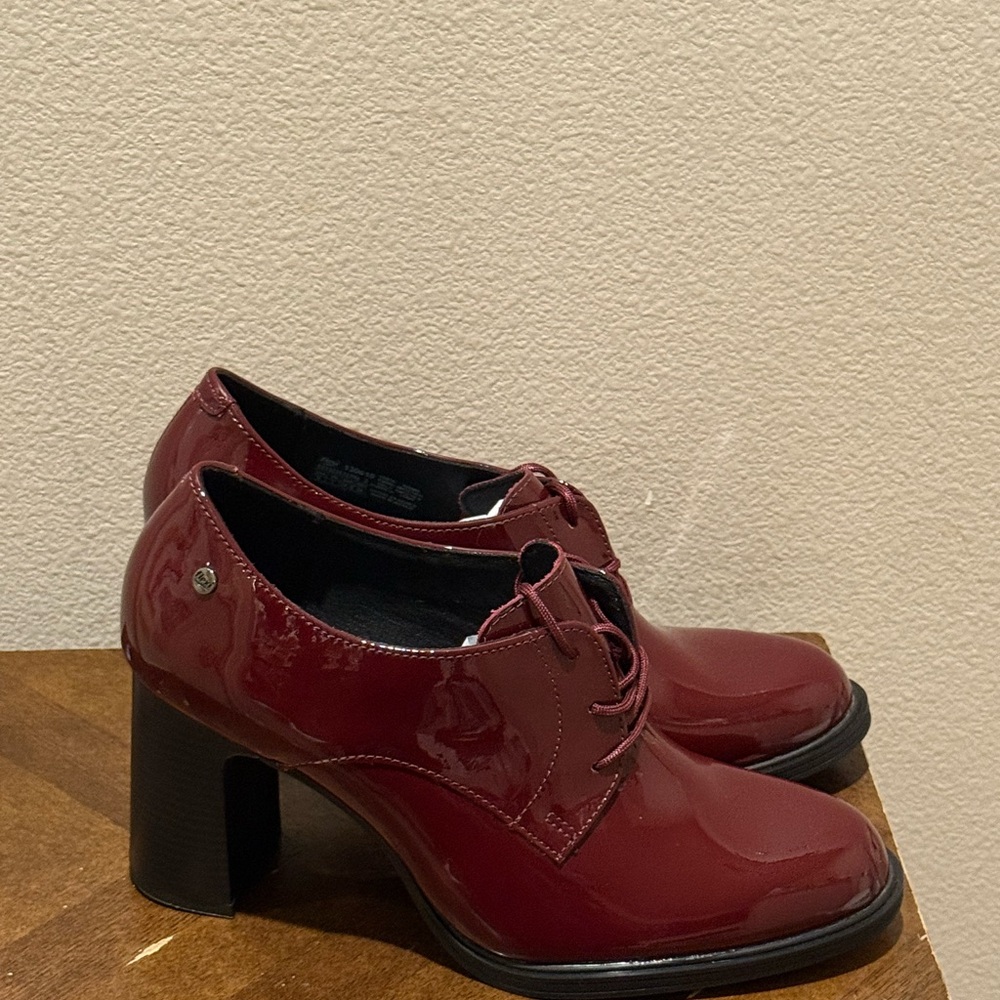 Flexi Burgundy Patent Derby Heels